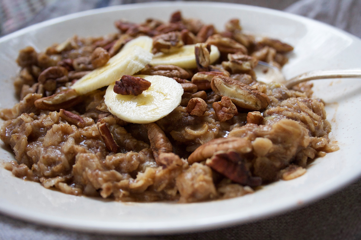 Banana Nut Oatmeal With Cinnamon and Pecans | Camp Topisaw